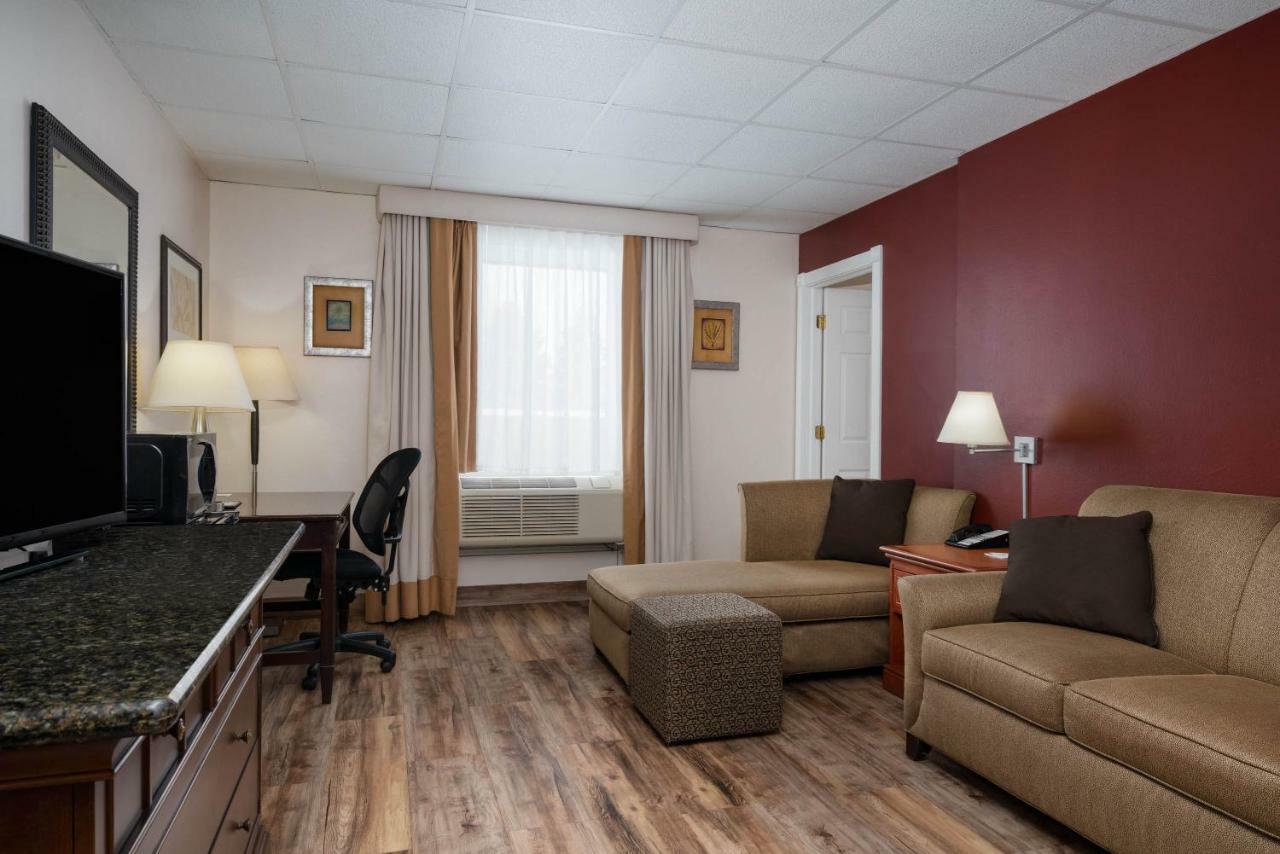 Ramada By Wyndham Albert Lea Exterior foto
